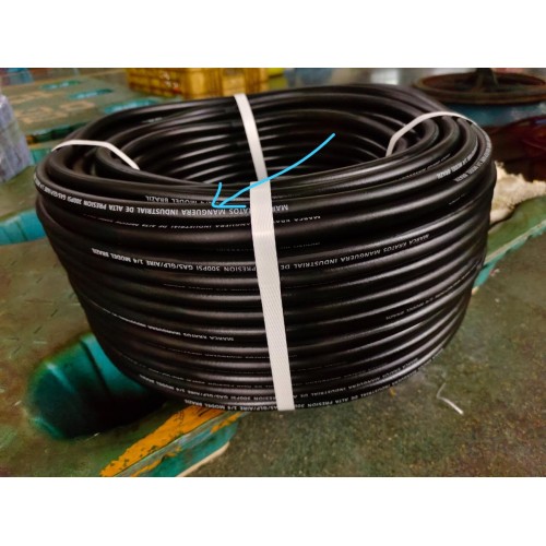Manguera de aire industrial negro rollo de 80 metros  - 300 PSI KRATOS